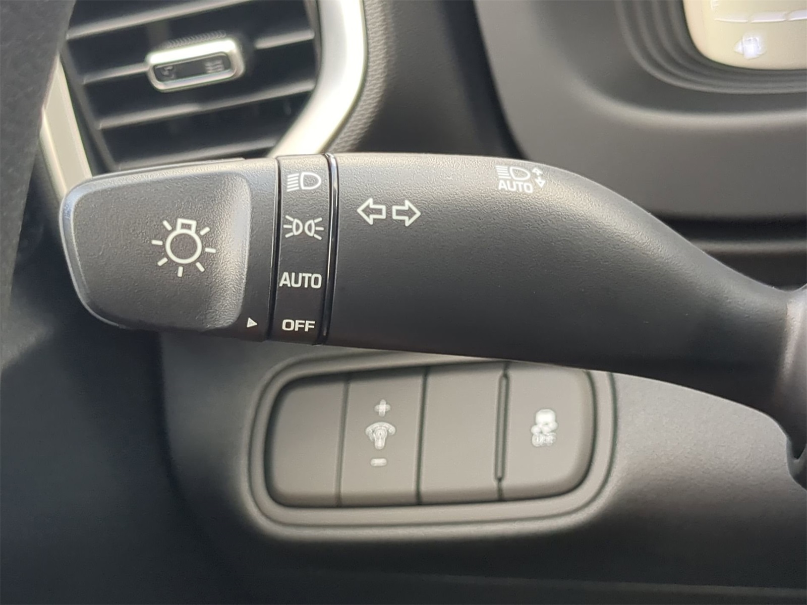 2026 Hyundai Venue SE Image 25 of 38