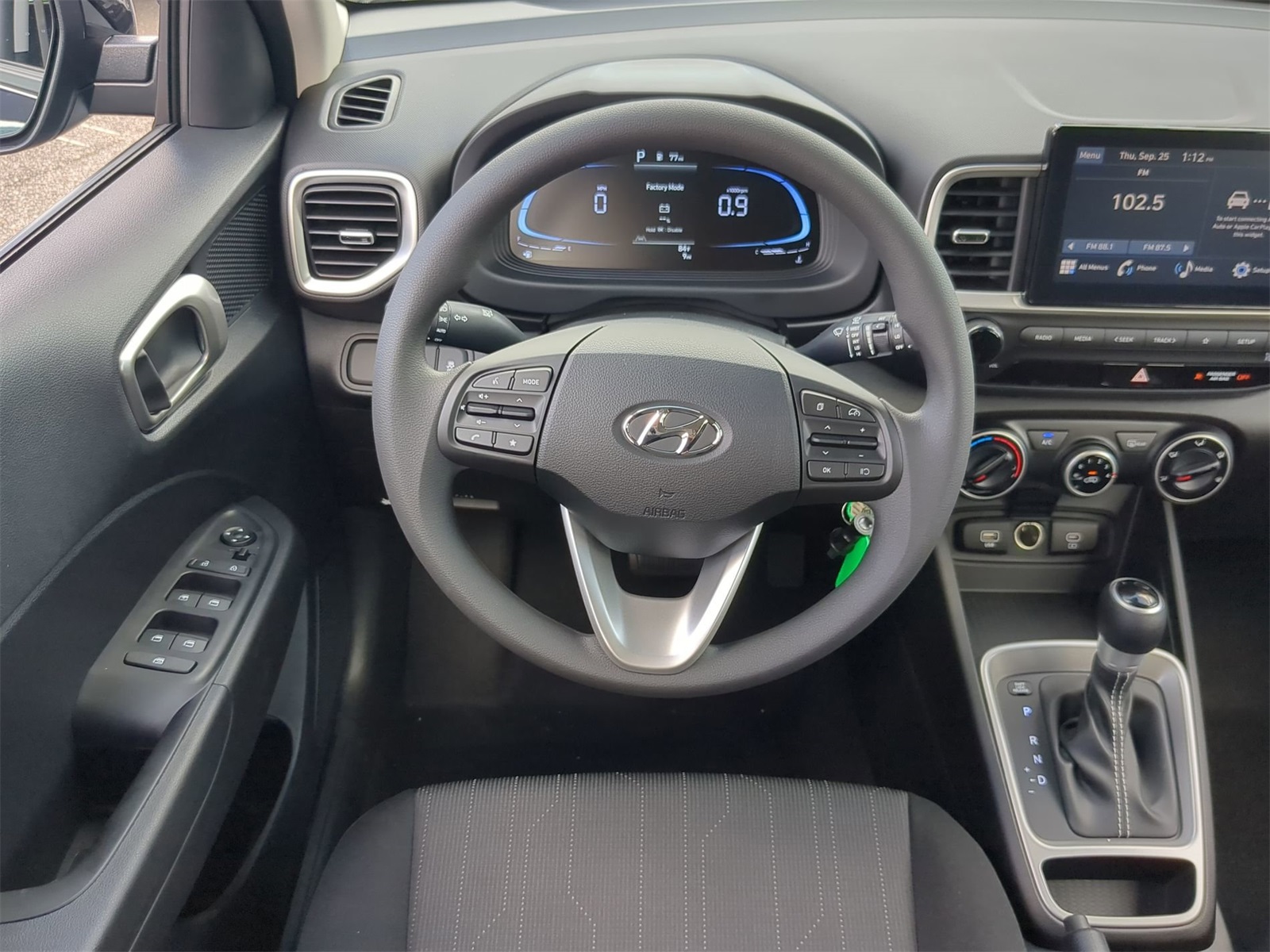 2026 Hyundai Venue SE Image 13 of 38