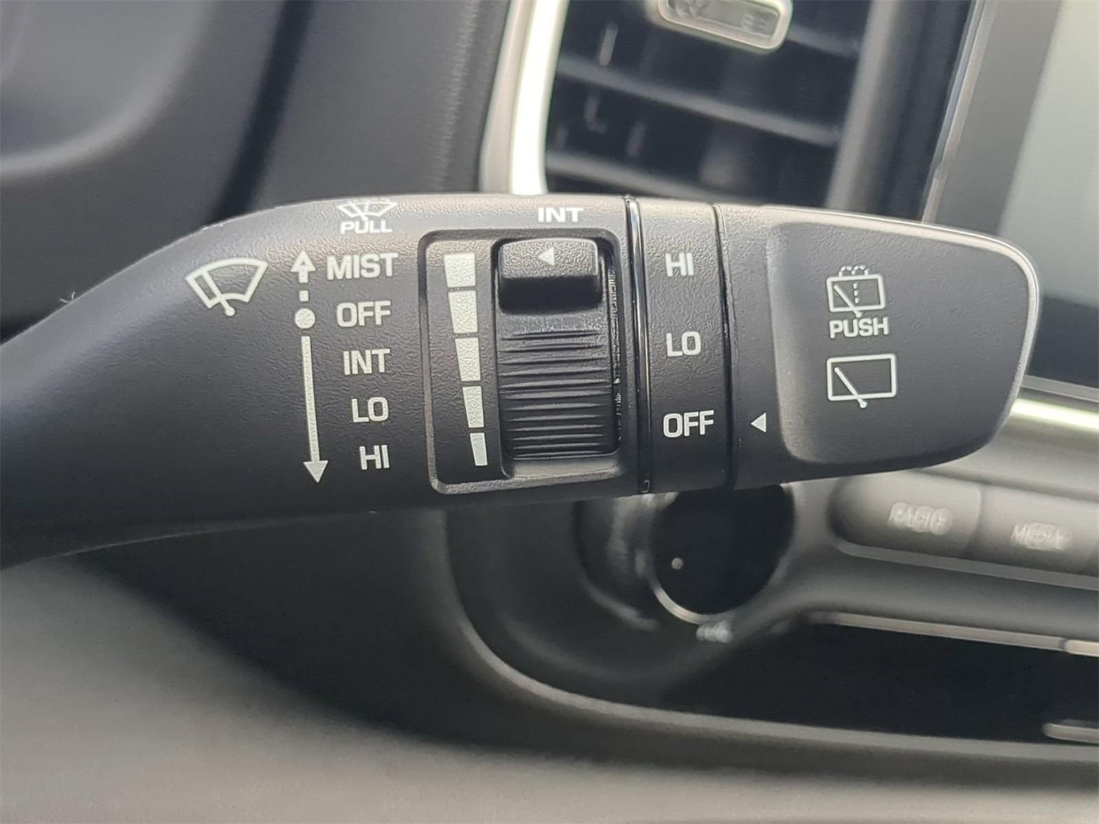 2026 Hyundai Venue SE Image 23 of 38