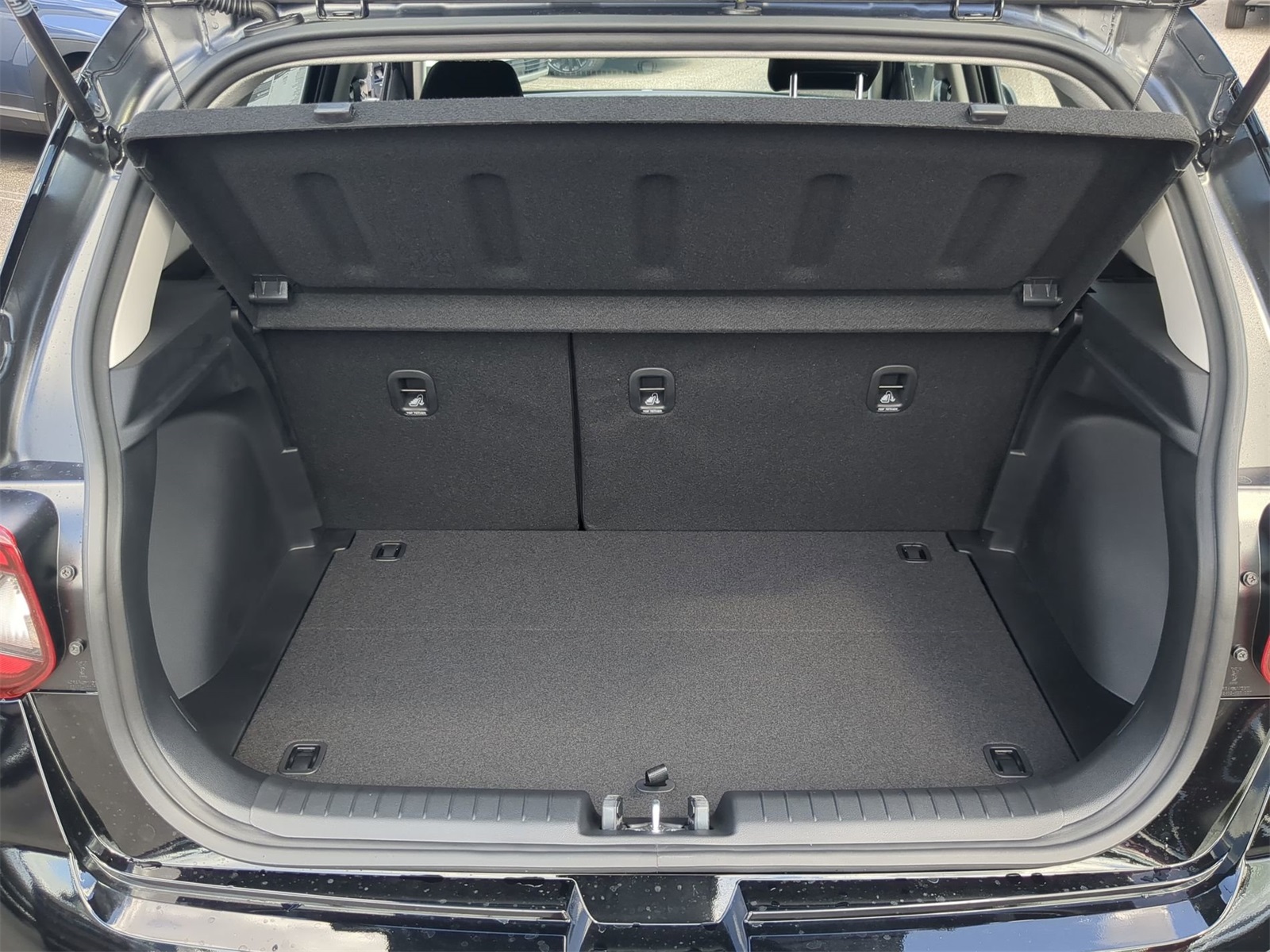 2026 Hyundai Venue SE Image 11 of 38