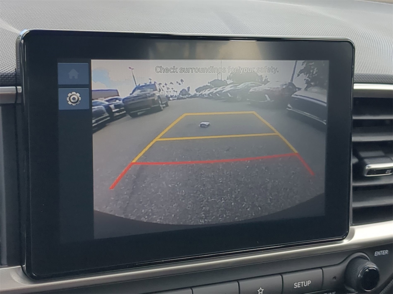 2026 Hyundai Venue SE Image 18 of 38