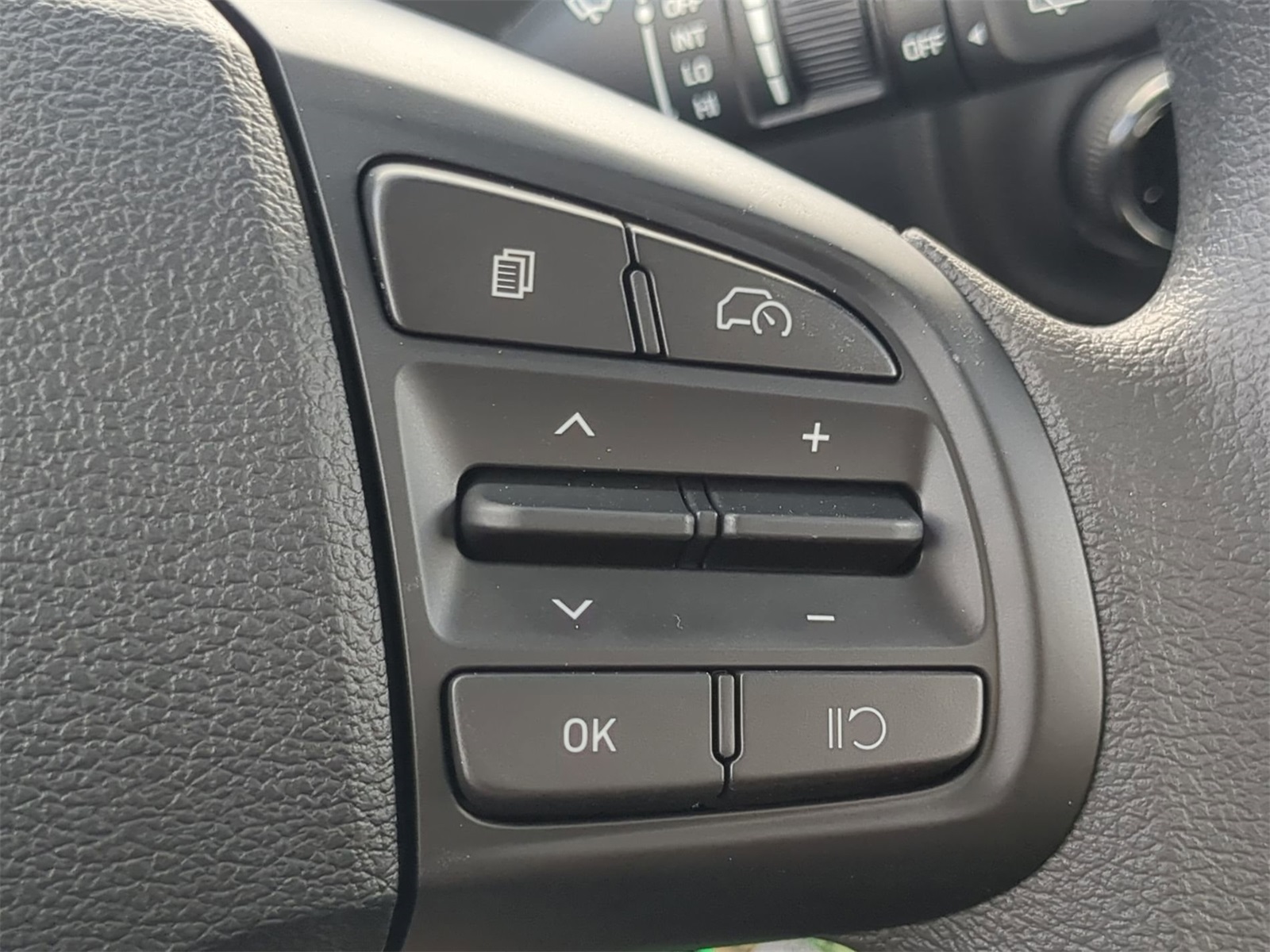 2026 Hyundai Venue SE Image 26 of 38