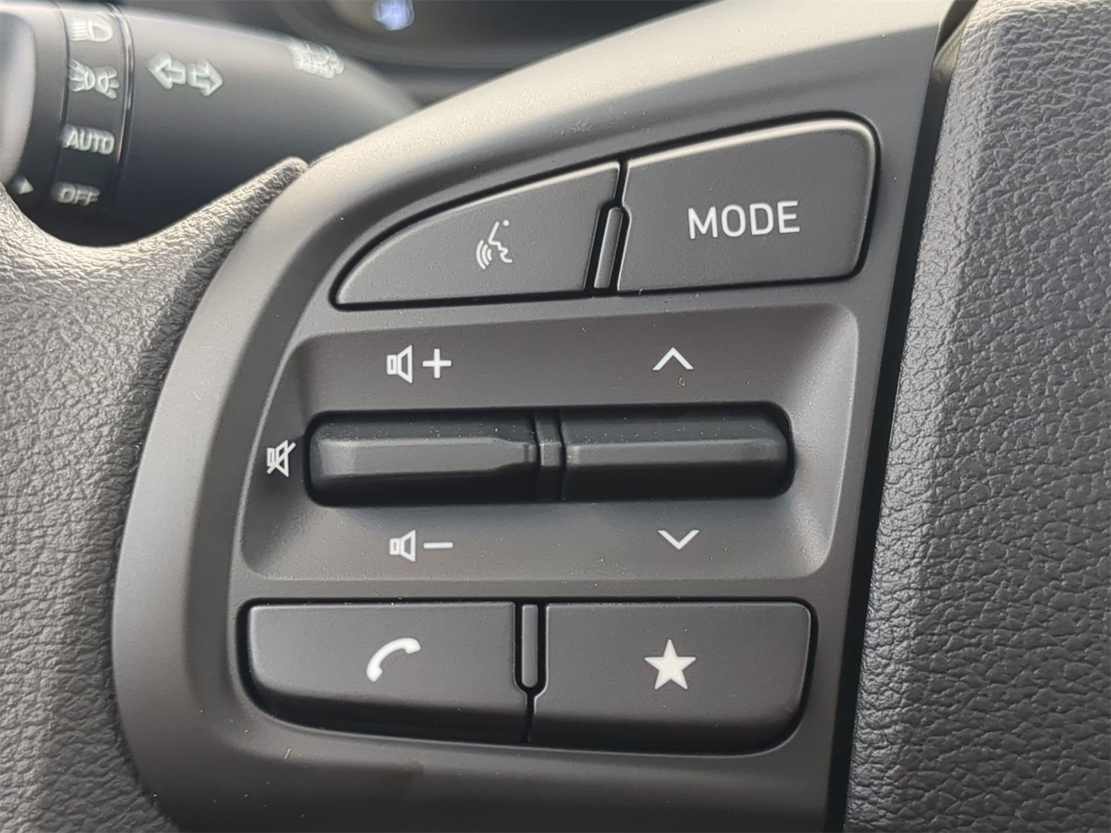 2026 Hyundai Venue SE Image 30 of 38