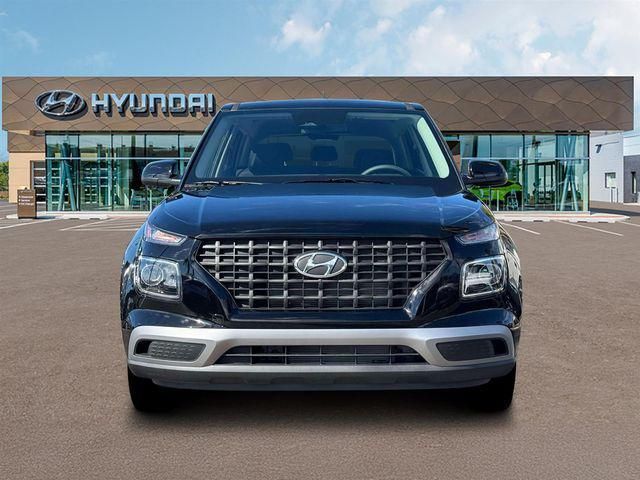 2026 Hyundai Venue SE Image 3 of 19