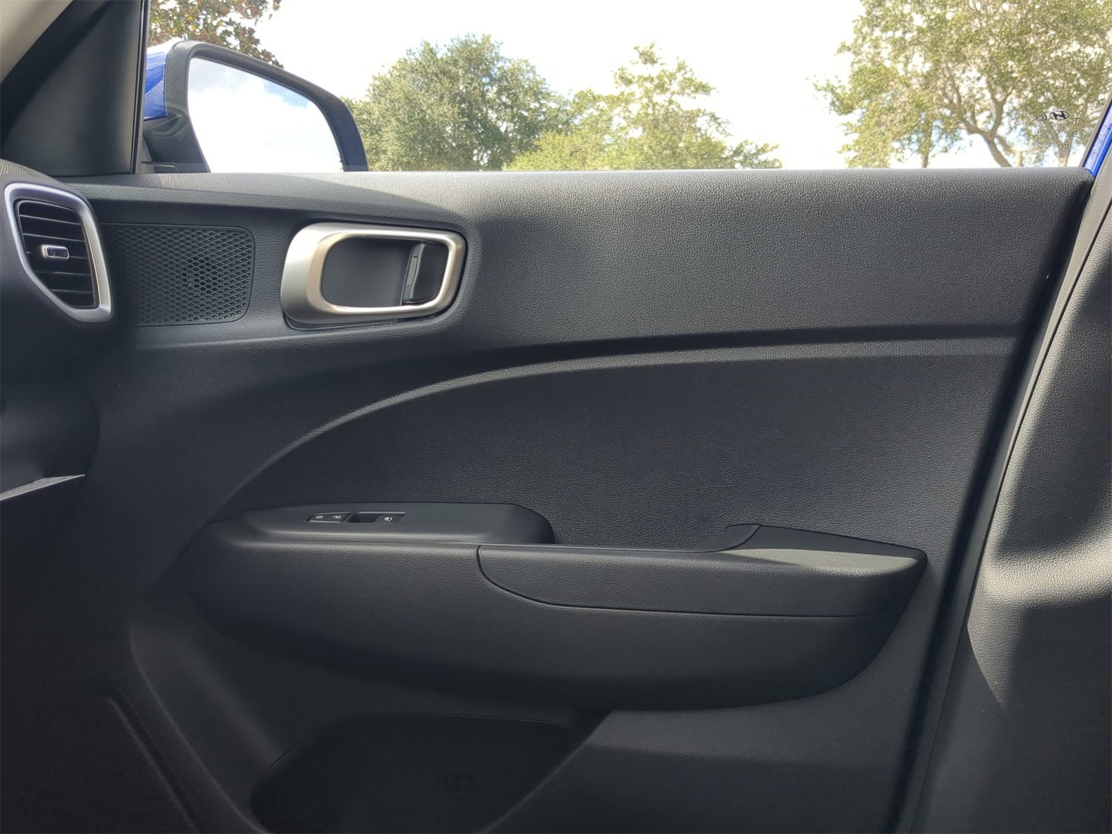 2026 Hyundai Venue SE Image 29 of 33