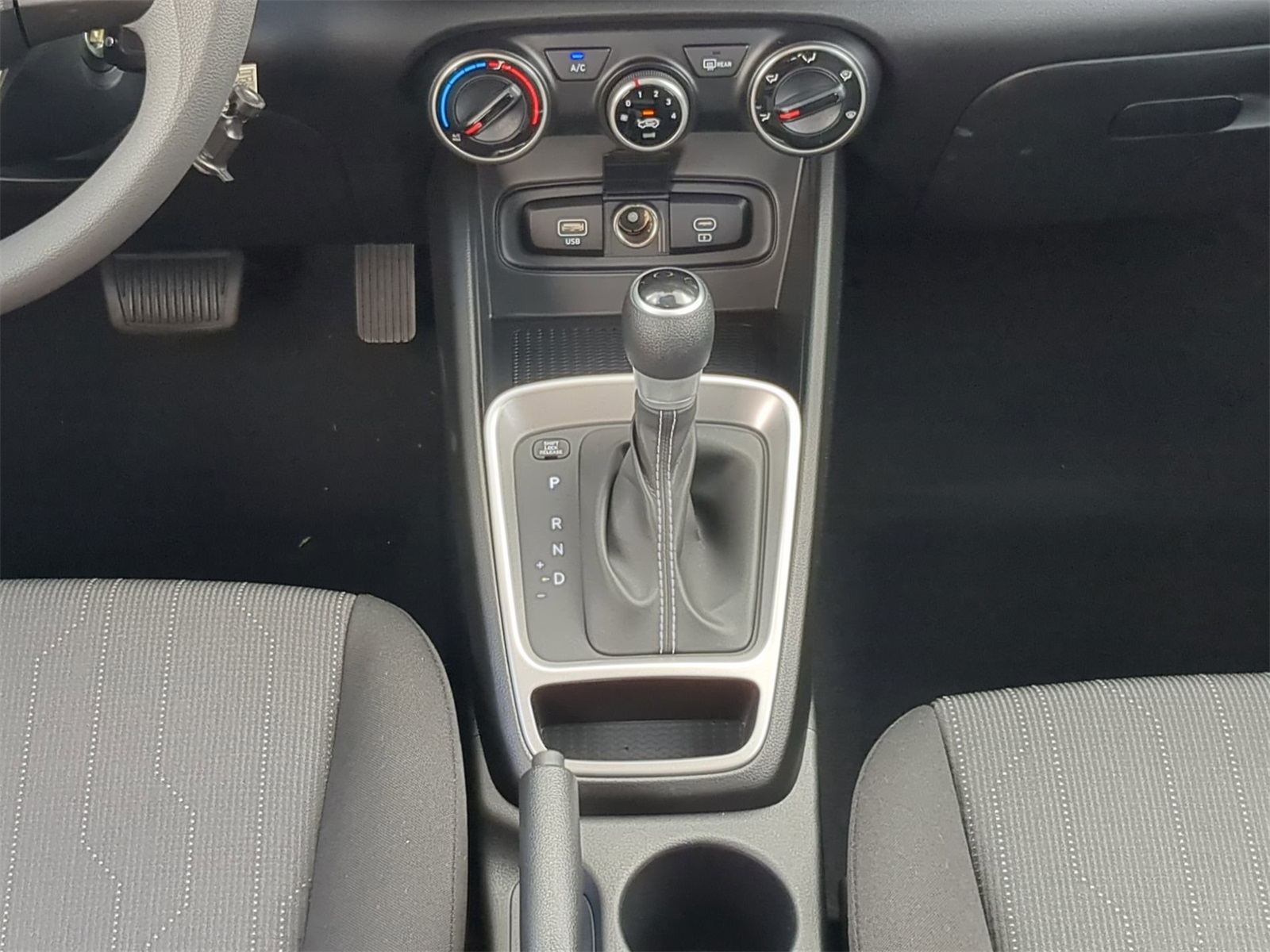 2026 Hyundai Venue SE Image 18 of 33