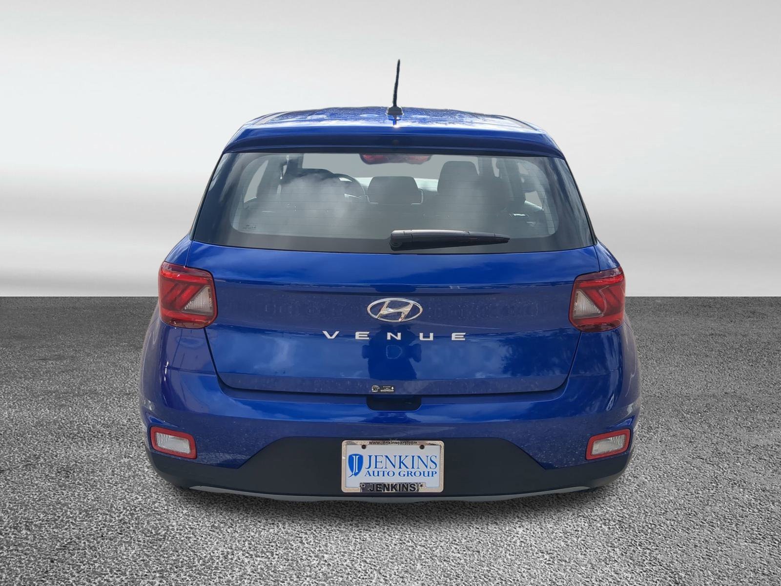 2026 Hyundai Venue SE Image 7 of 33