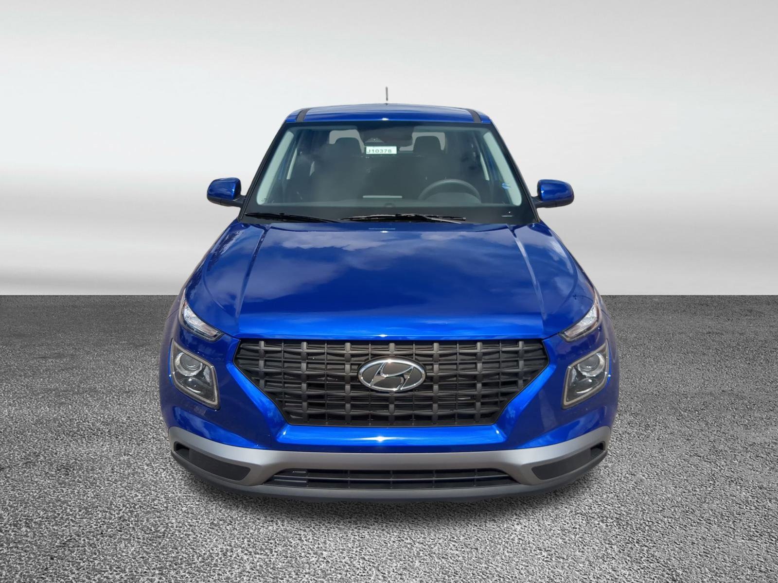 2026 Hyundai Venue SE Image 2 of 33