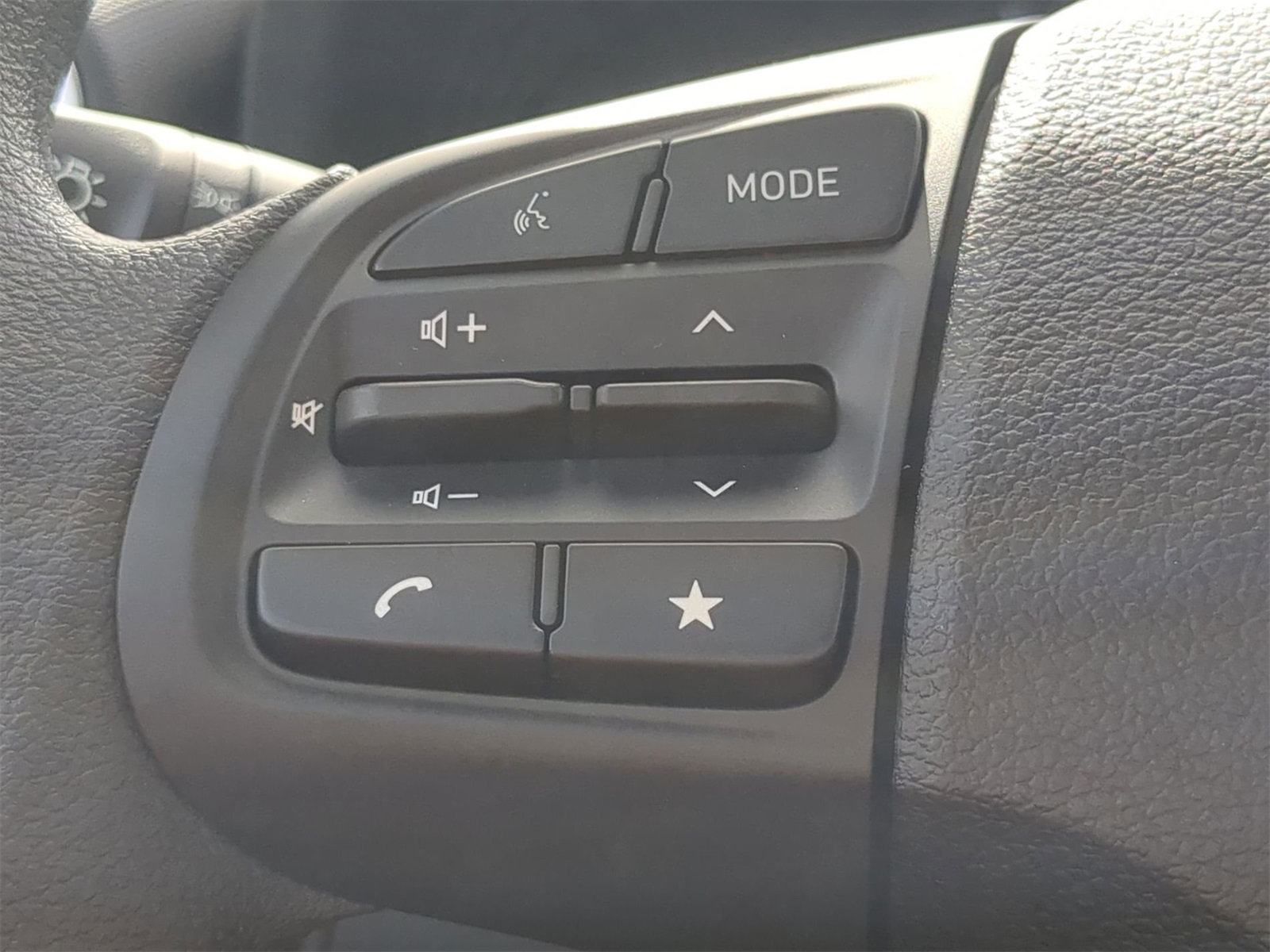 2026 Hyundai Venue SE Image 19 of 33