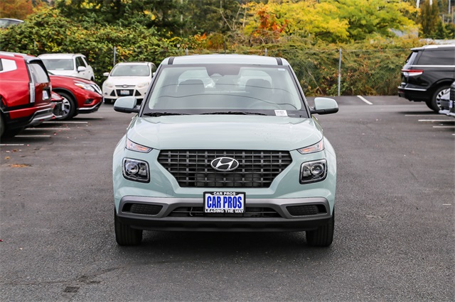 2026 Hyundai Venue SE Image 2 of 24