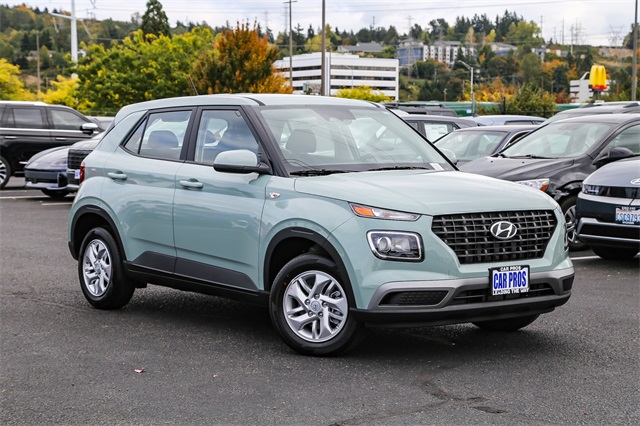 2026 Hyundai Venue SE Image 3 of 24