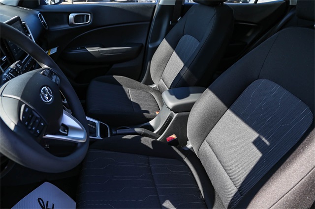2026 Hyundai Venue SE Image 13 of 24