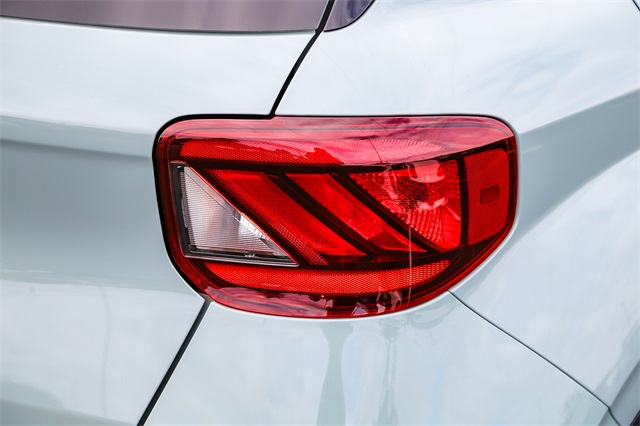 2026 Hyundai Venue SE Image 19 of 24