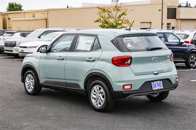 2026 Hyundai Venue SE Image 7 of 24