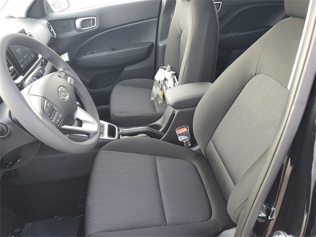 2026 Hyundai Venue SE Image 9 of 30