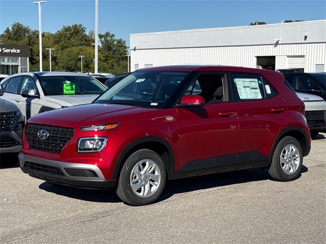 2026 Hyundai Venue SE Image 2 of 14