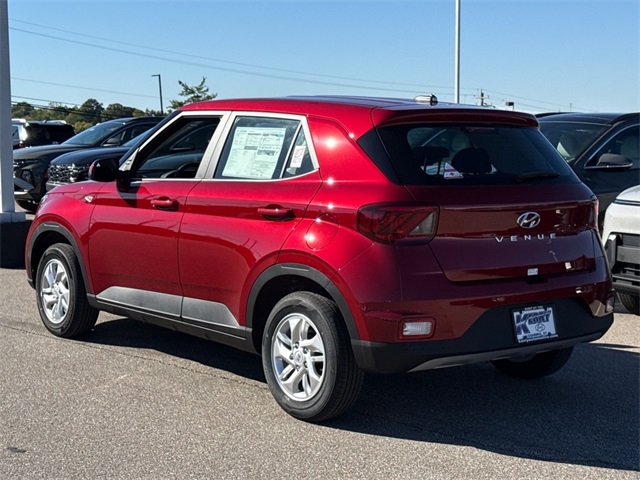 2026 Hyundai Venue SE Image 4 of 14