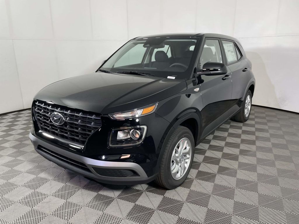 2026 Hyundai Venue SE Image 1 of 22
