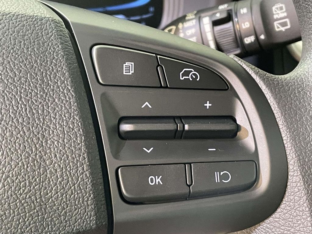 2026 Hyundai Venue SE Image 17 of 22