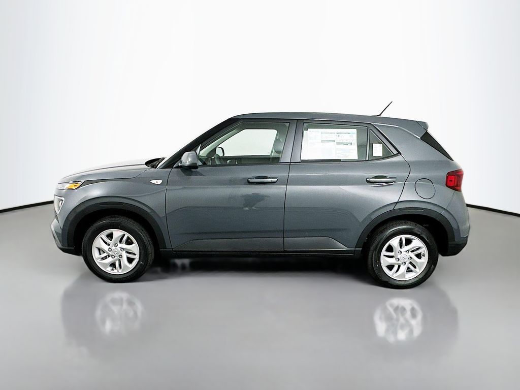 2026 Hyundai Venue SE Image 8 of 22