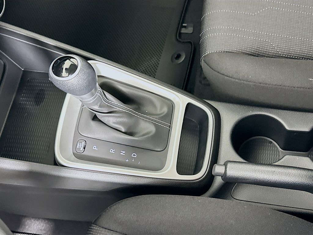 2026 Hyundai Venue SE Image 14 of 22