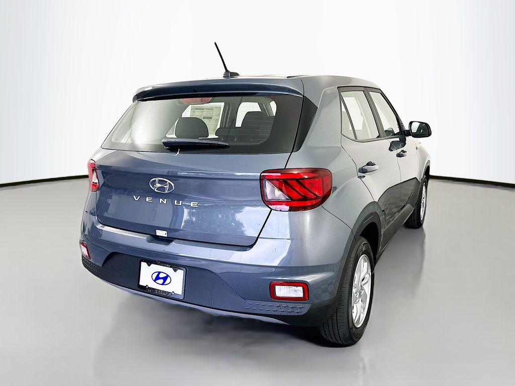 2026 Hyundai Venue SE Image 5 of 22