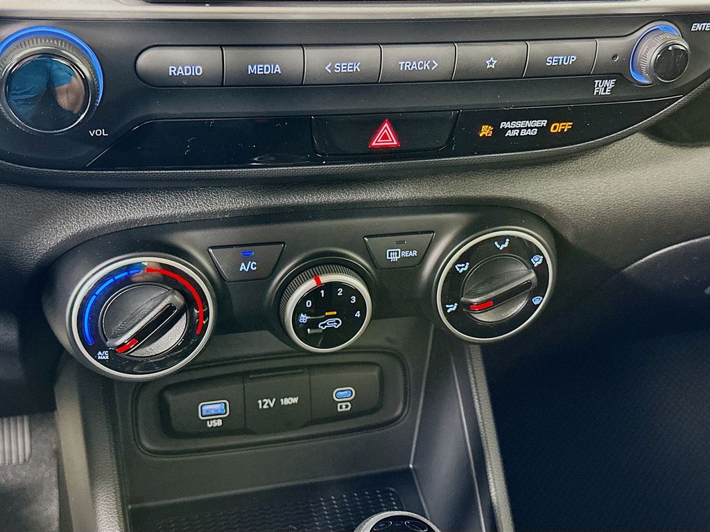 2026 Hyundai Venue SE Image 13 of 22