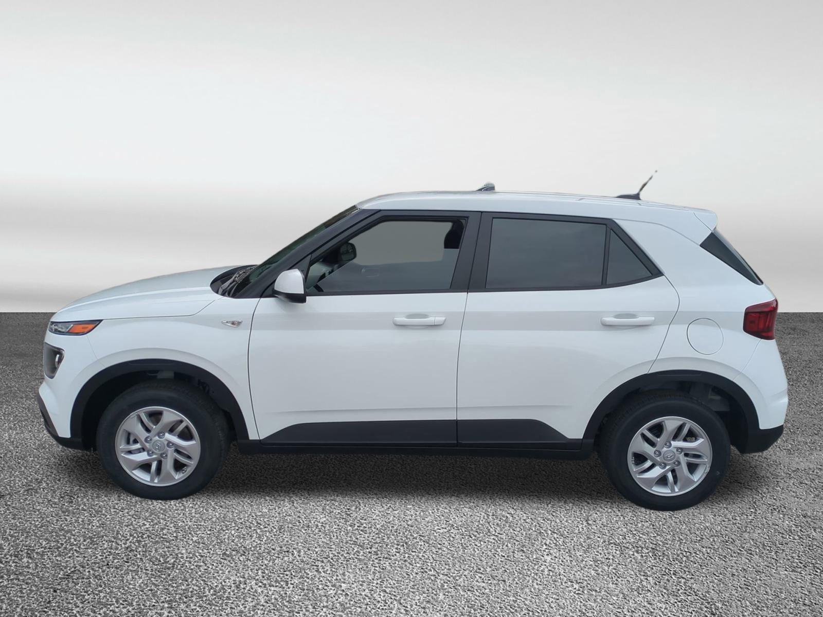 2026 Hyundai Venue SE Image 9 of 32