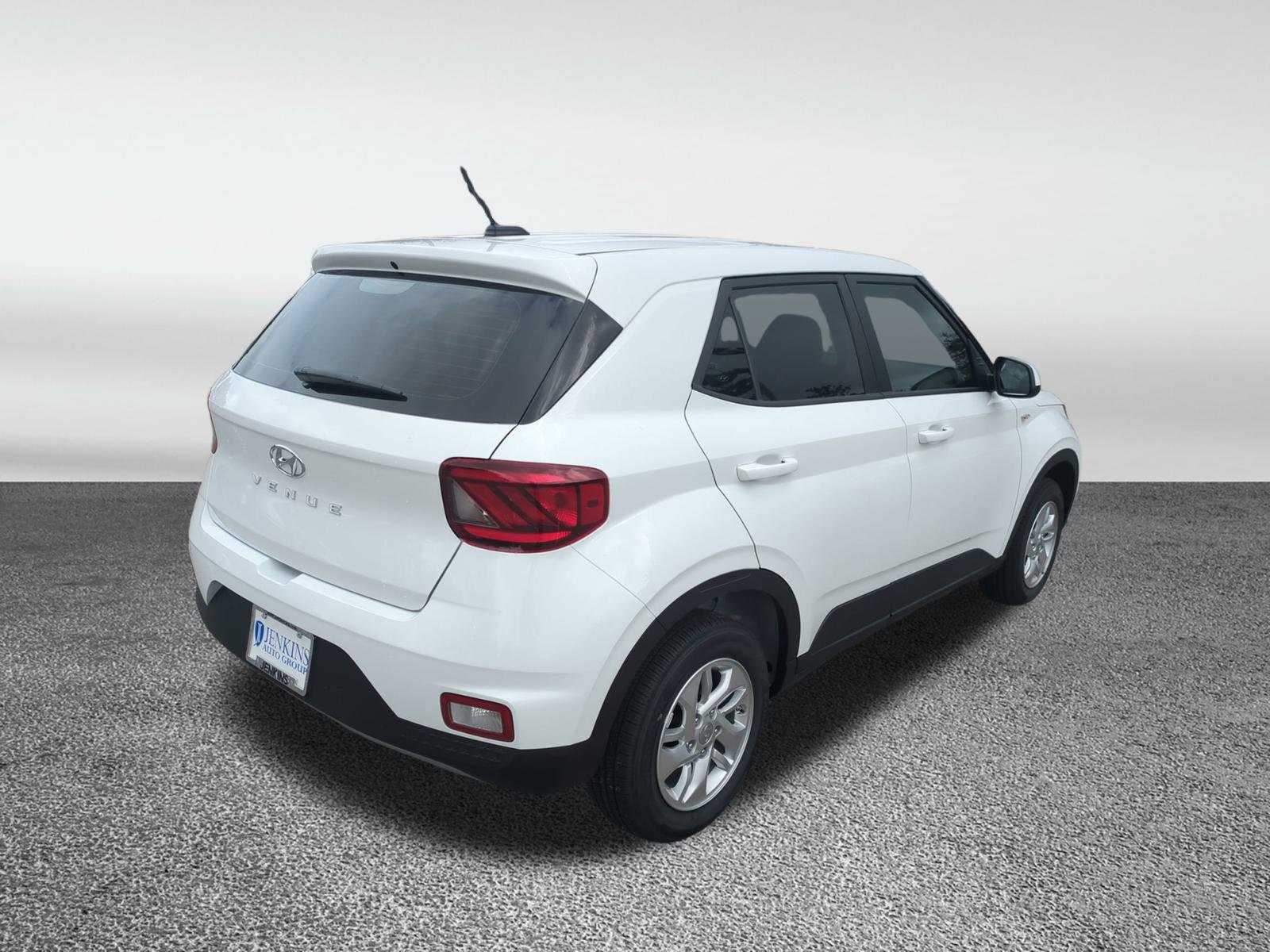 2026 Hyundai Venue SE Image 6 of 32