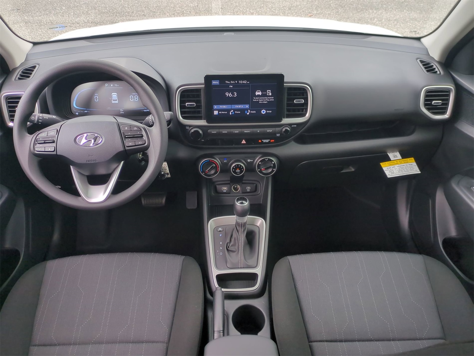 2026 Hyundai Venue SE Image 12 of 32