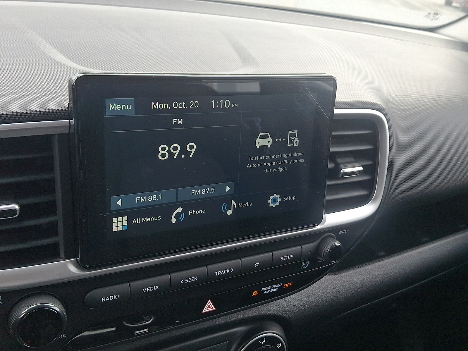 2026 Hyundai Venue SE Image 16 of 20