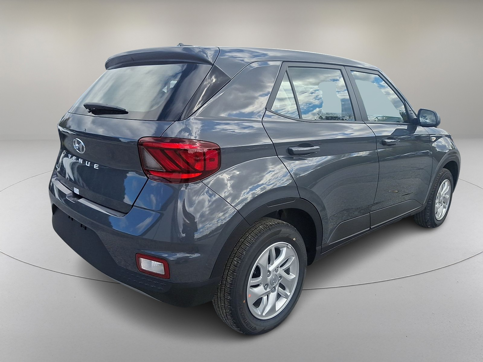 2026 Hyundai Venue SE Image 5 of 20