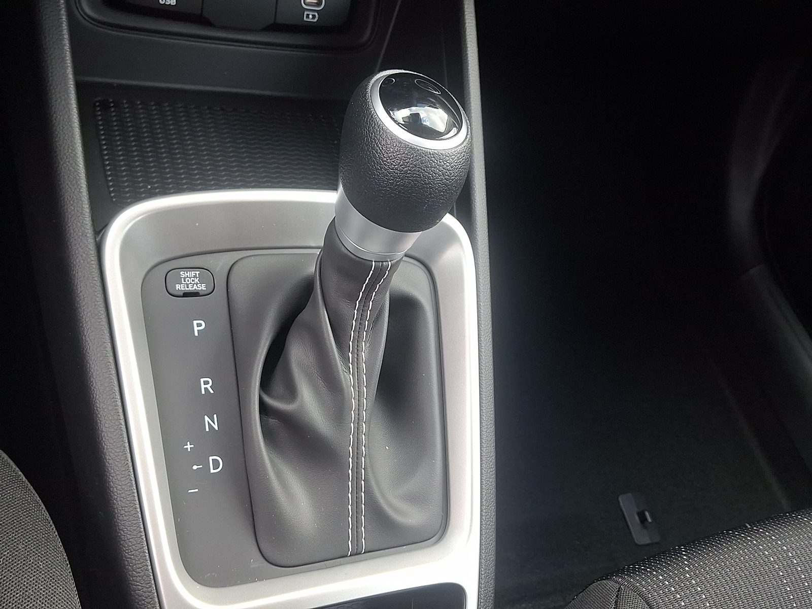 2026 Hyundai Venue SE Image 17 of 20