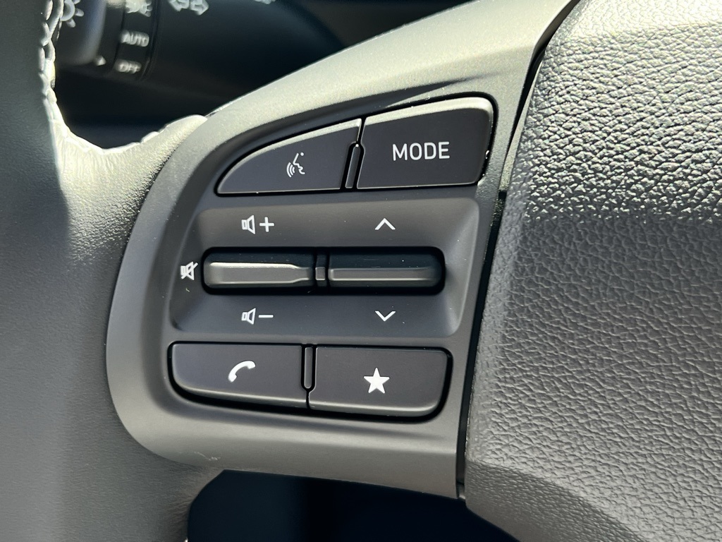 2026 Hyundai Venue SEL Image 14 of 16