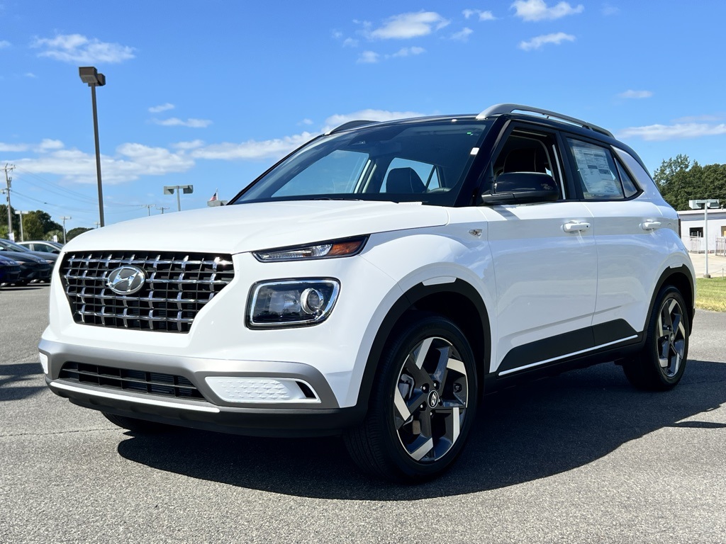 2026 Hyundai Venue SEL Image 1 of 16
