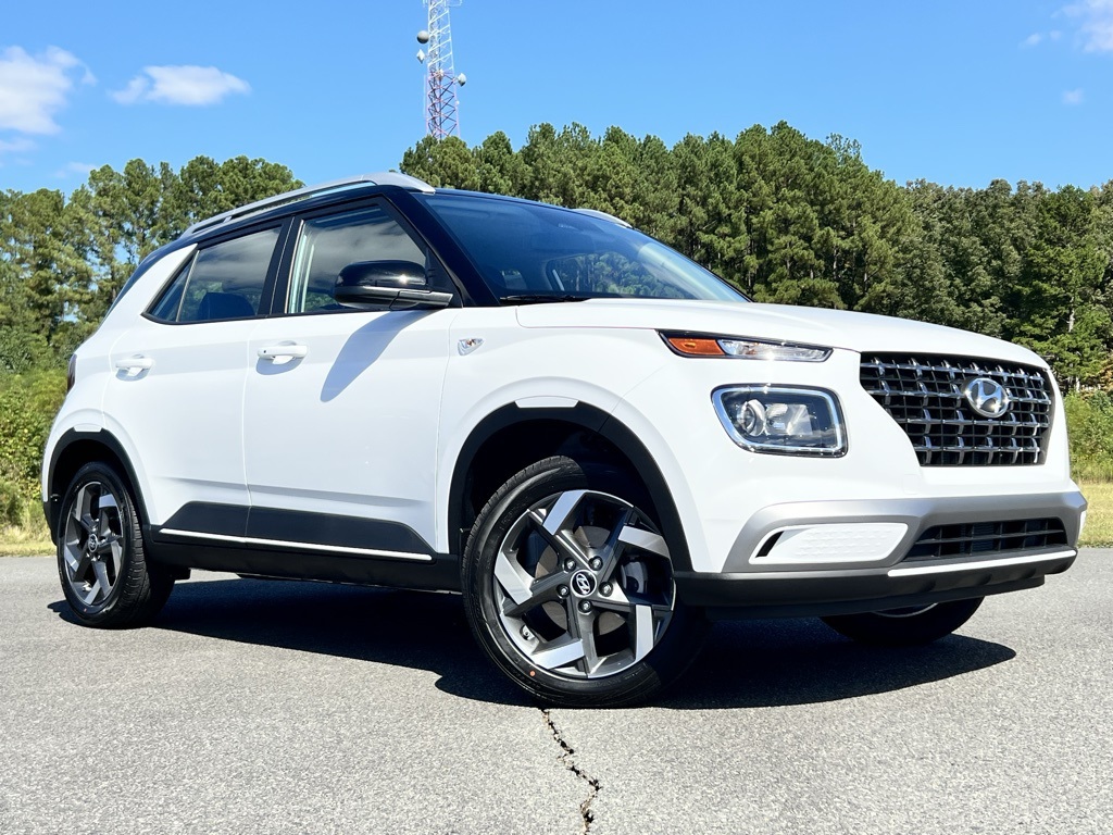 2026 Hyundai Venue SEL Image 2 of 16