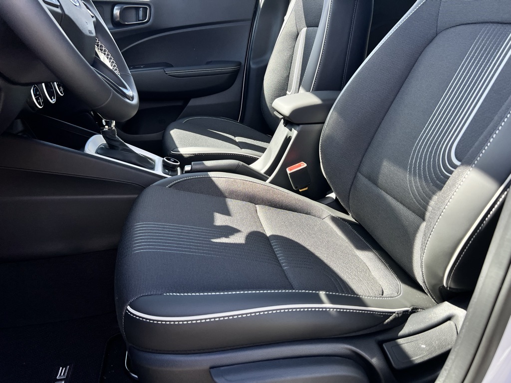 2026 Hyundai Venue SEL Image 7 of 16