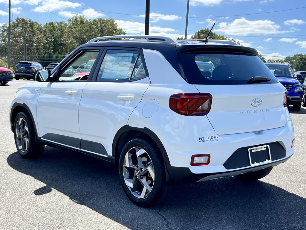 2026 Hyundai Venue SEL Image 4 of 16
