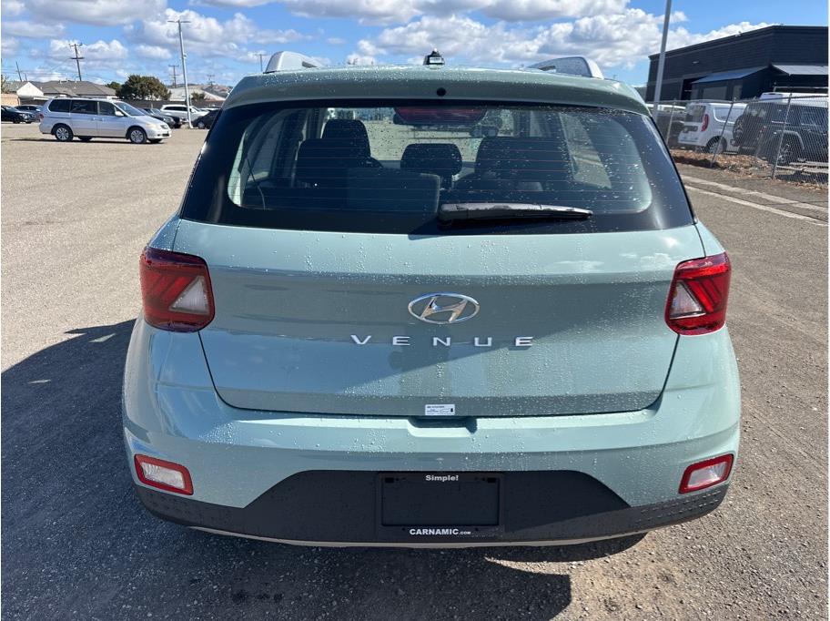 2026 Hyundai Venue SEL Image 6 of 24