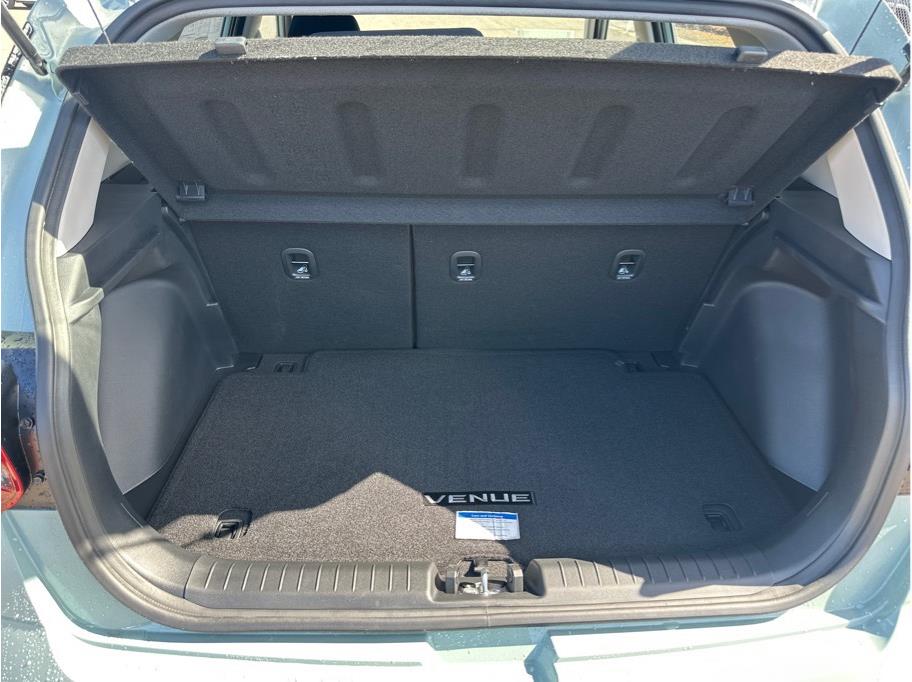 2026 Hyundai Venue SEL Image 9 of 24