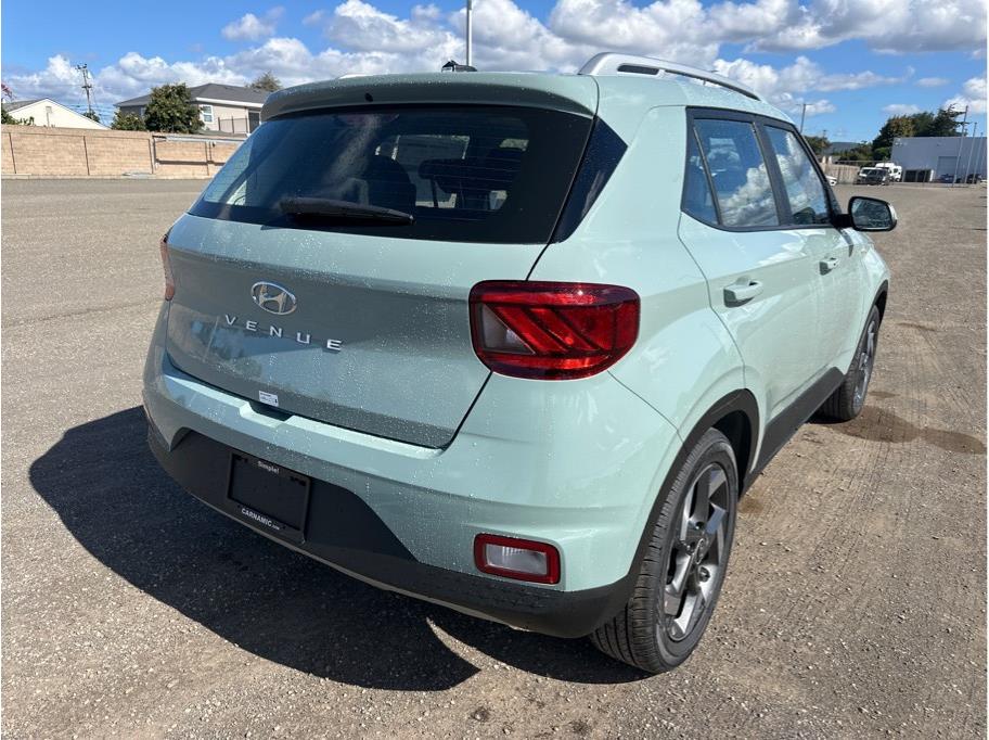 2026 Hyundai Venue SEL Image 5 of 24