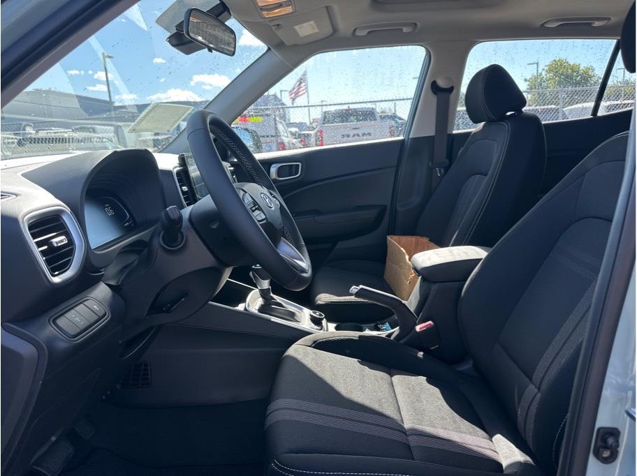 2026 Hyundai Venue SEL Image 11 of 24