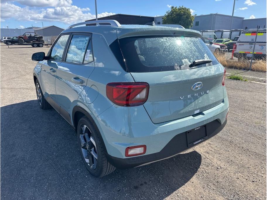 2026 Hyundai Venue SEL Image 7 of 24