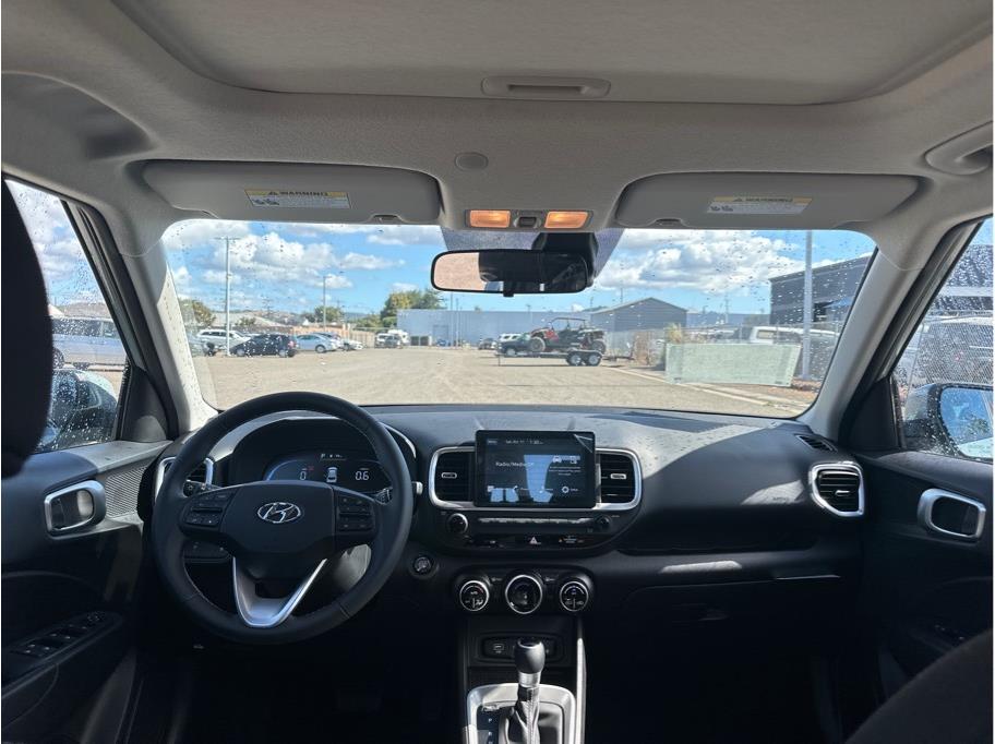 2026 Hyundai Venue SEL Image 12 of 24