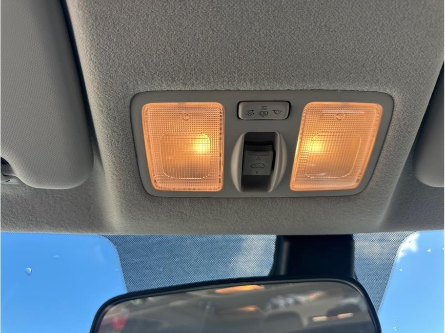 2026 Hyundai Venue SEL Image 18 of 24