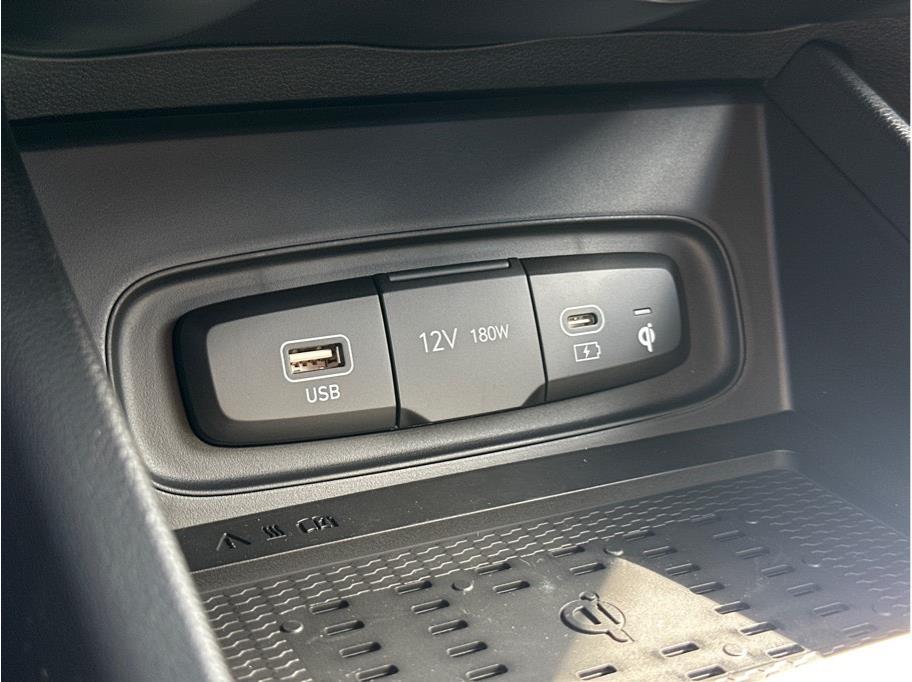 2026 Hyundai Venue SEL Image 20 of 24