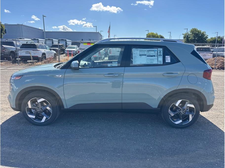 2026 Hyundai Venue SEL Image 8 of 24