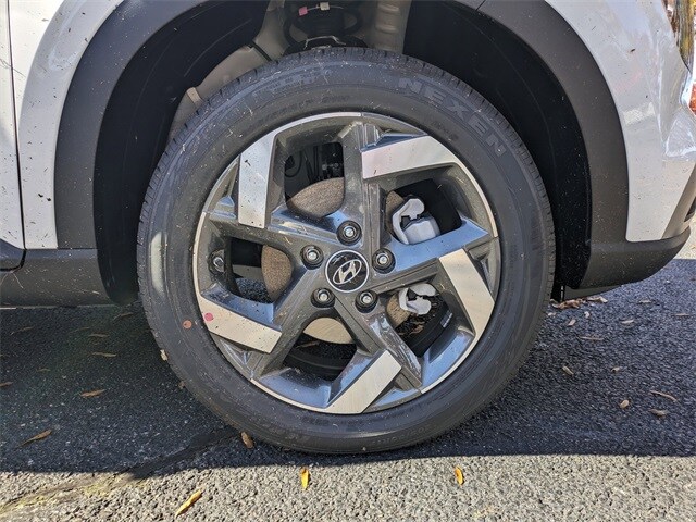 2026 Hyundai Venue SEL Image 9 of 28