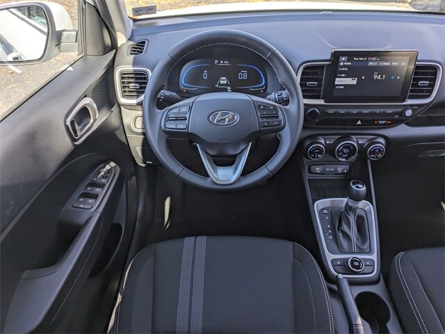 2026 Hyundai Venue SEL Image 11 of 28