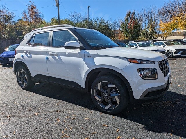 2026 Hyundai Venue SEL Image 1 of 28